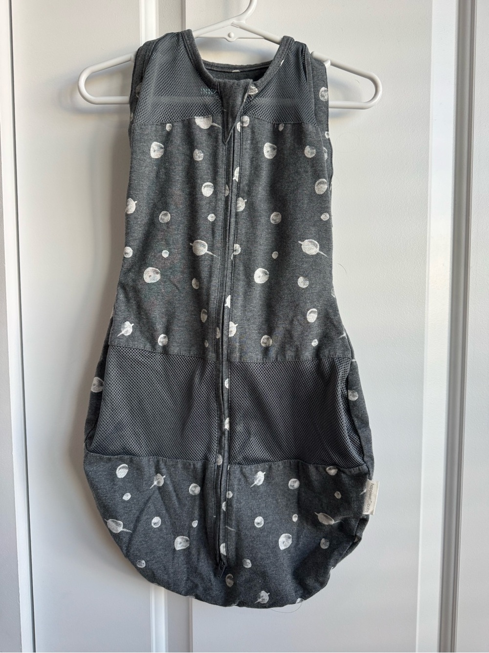 Happiest Baby Sleepea Swaddle Medium | Charcoal Planets Organic Cotton
